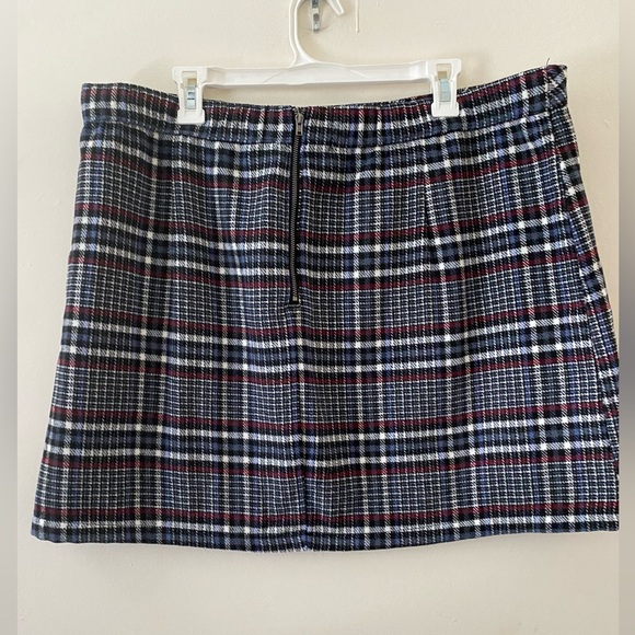 plaid mini skirt - Picture 3 of 6